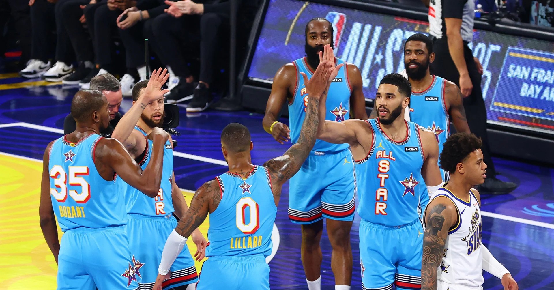 Kaiyun Sports哈登焦点对战，哈兰德与90激战DWG分钟，比赛局势复杂胜负难料！