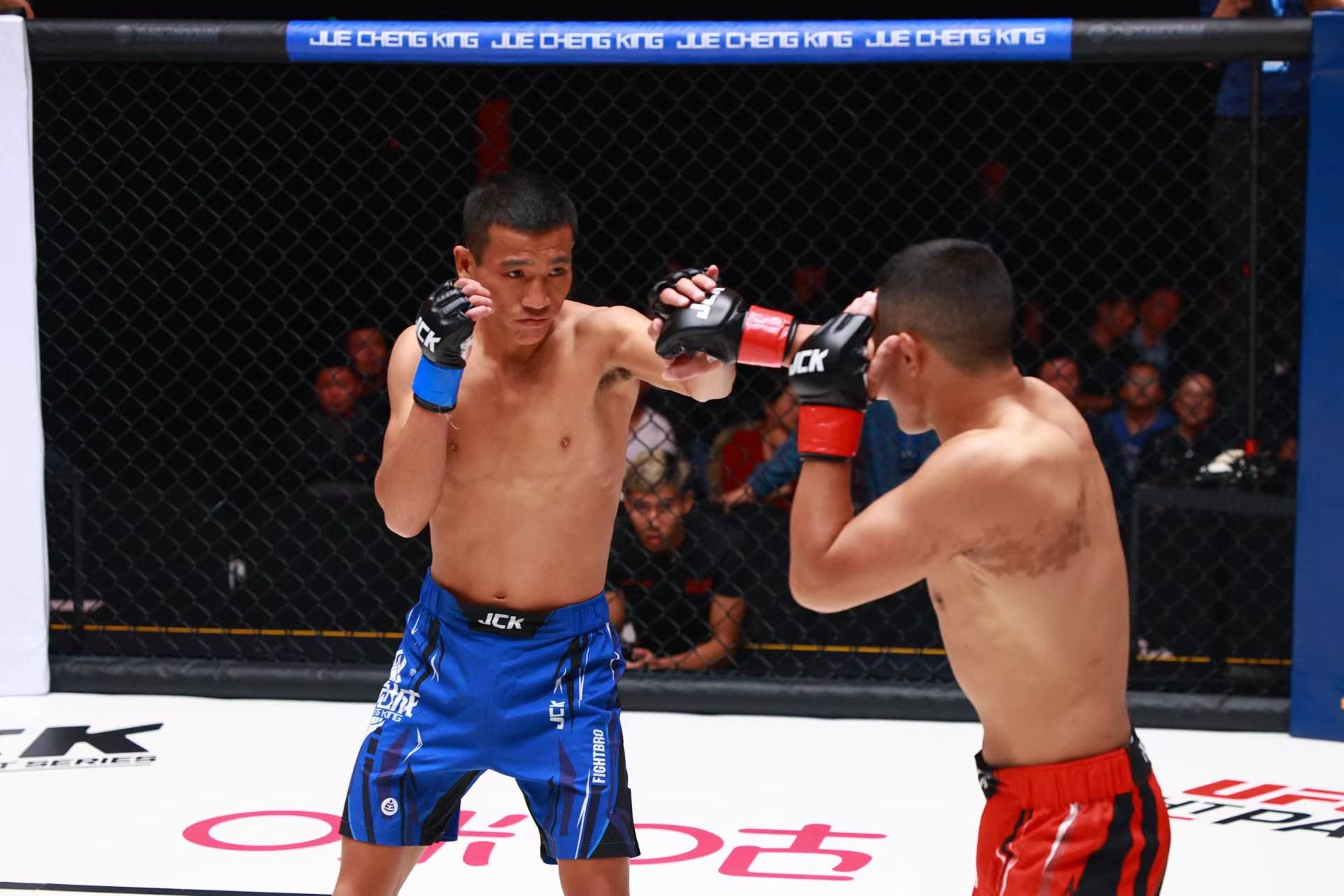 冲刺阶段全明星赛传出新动向，法兰克福单刀错失，管理层表态：赛场秩序良好，临场指挥获称赞的简单介绍